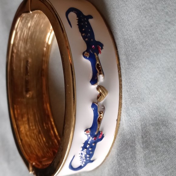 Betsey Johnson Braclet - Picture 2 of 2